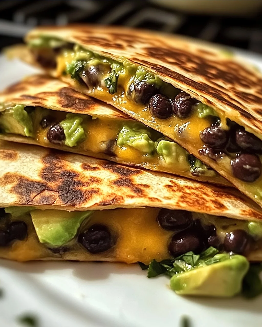 Köstliche Vegetarische Avocado- und Schwarzbohnen-Quesadilla