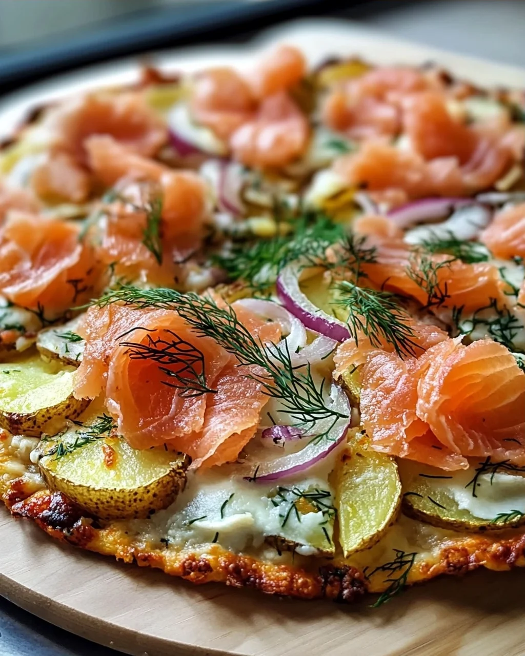 Rauchlachs Kartoffelpizza: Schnell, Cremig & Unwiderstehlich!